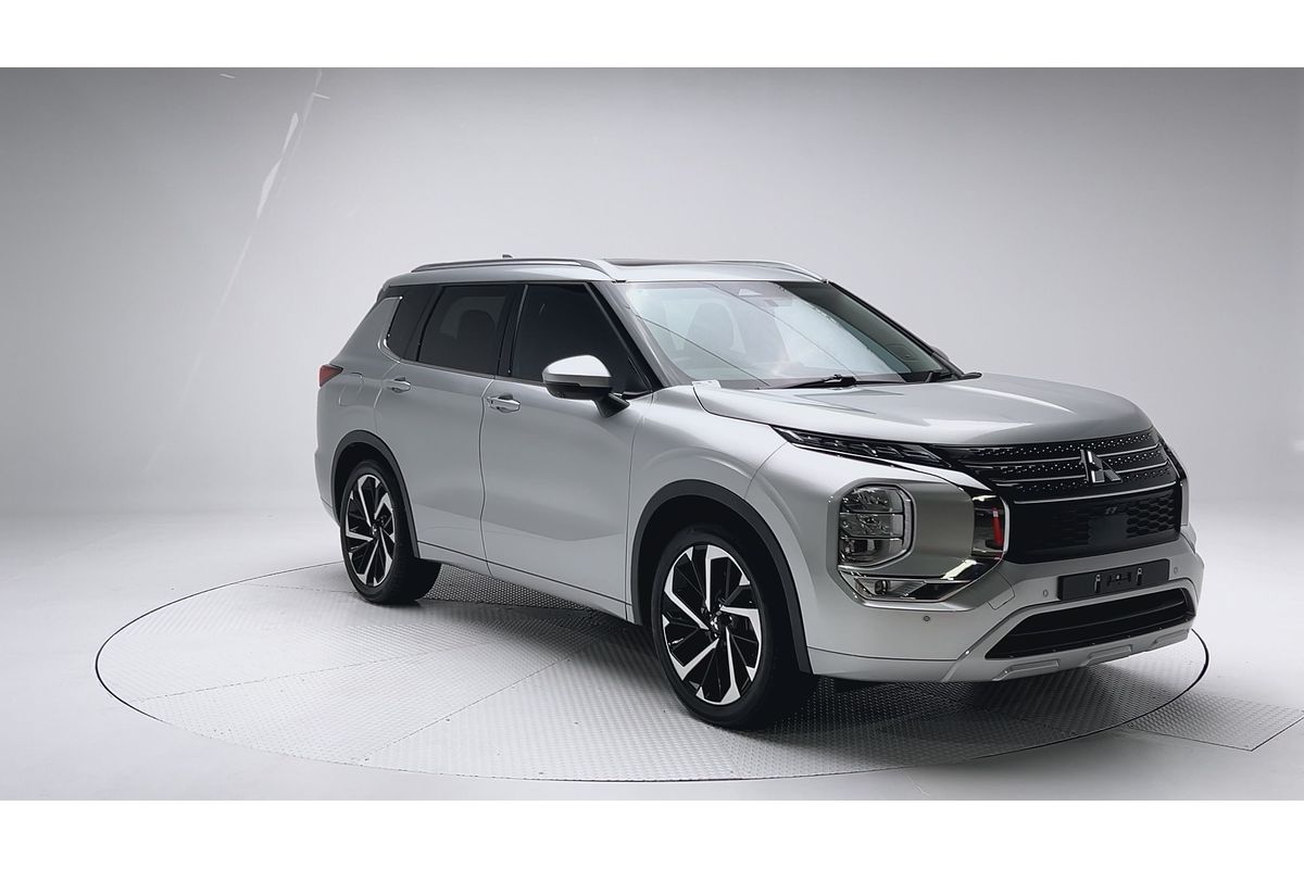 2023 Mitsubishi Outlander Exceed ZM