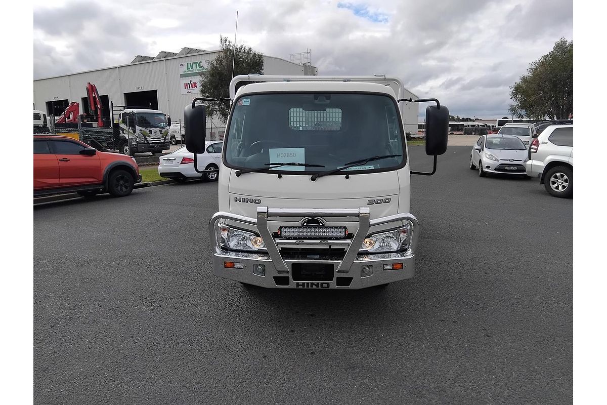2025 Hino 616 - 300 Series