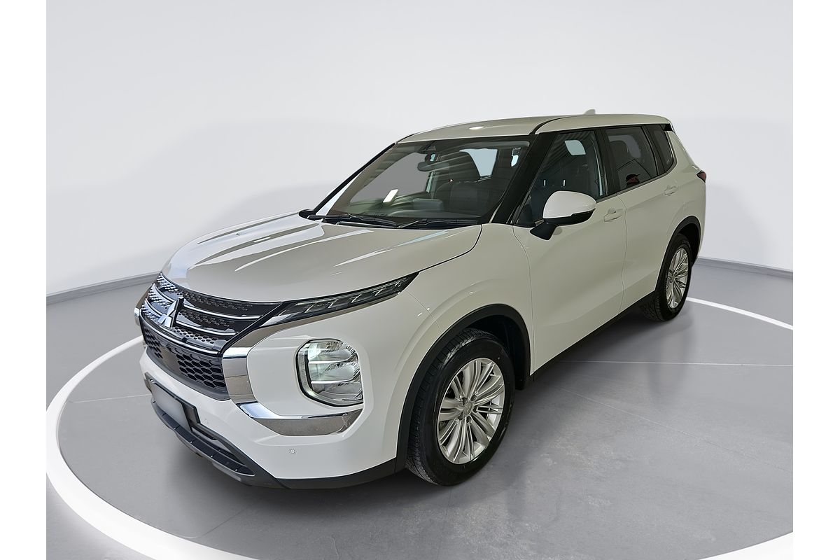 2023 Mitsubishi Outlander ES ZM