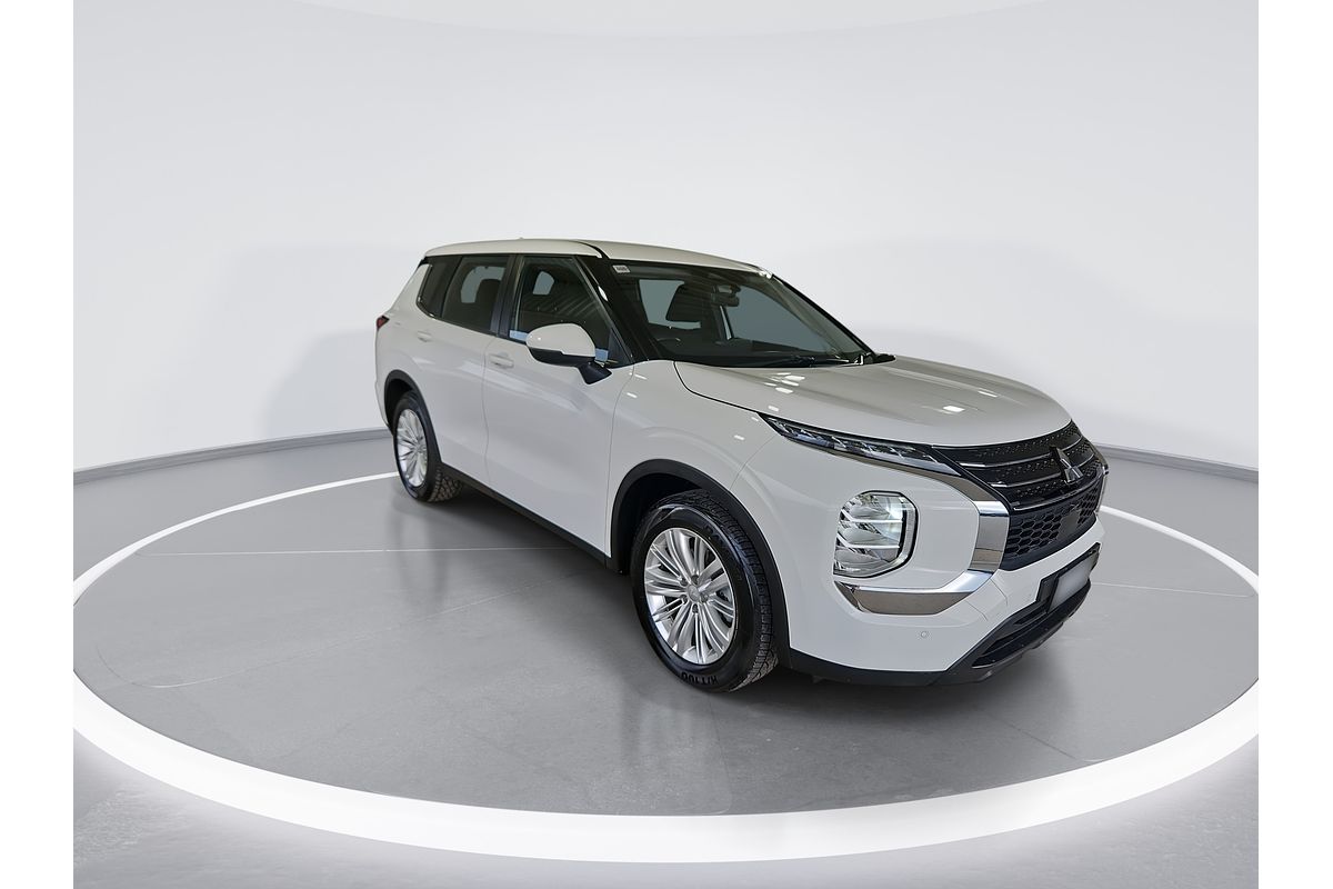 2023 Mitsubishi Outlander ES ZM