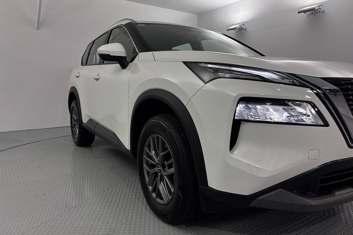 2025 Nissan X-TRAIL ST T33
