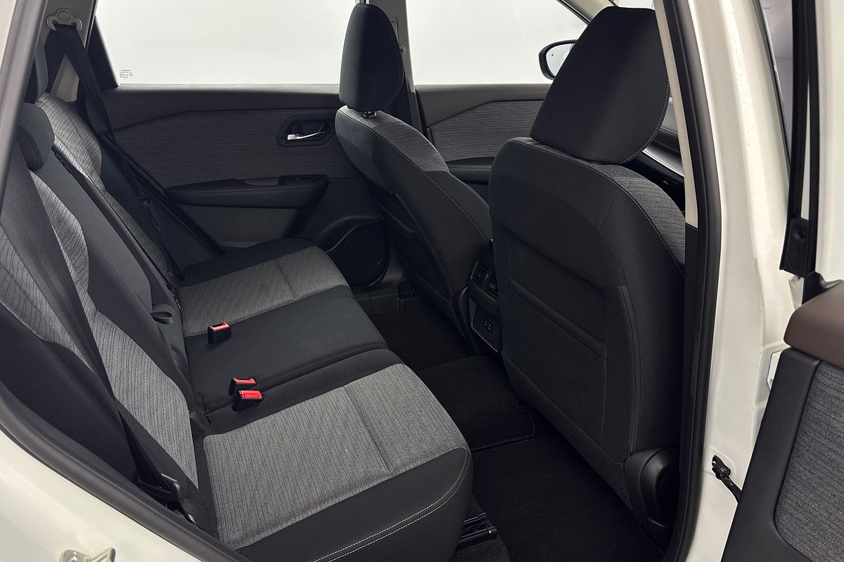2025 Nissan X-TRAIL ST T33