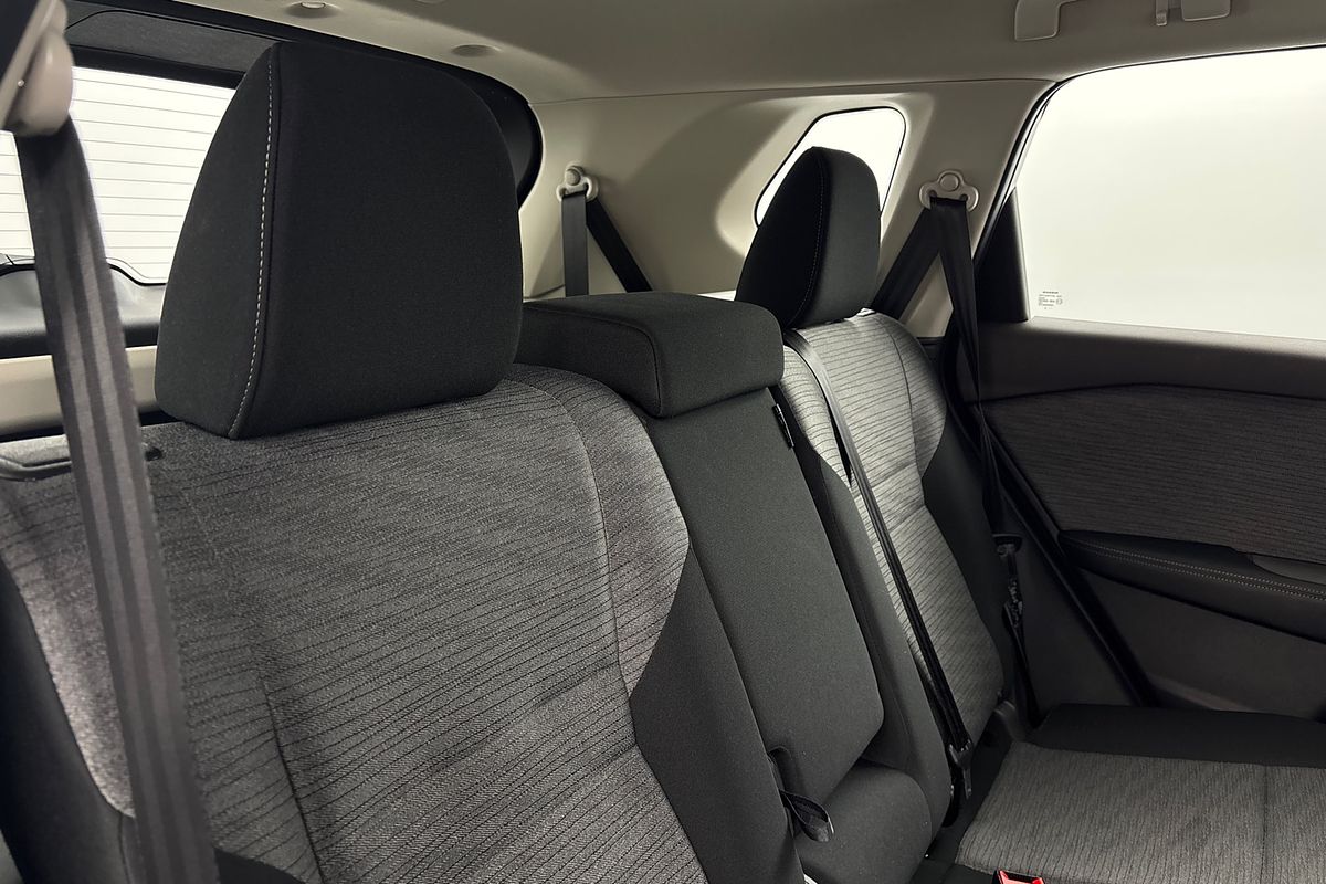 2025 Nissan X-TRAIL ST T33