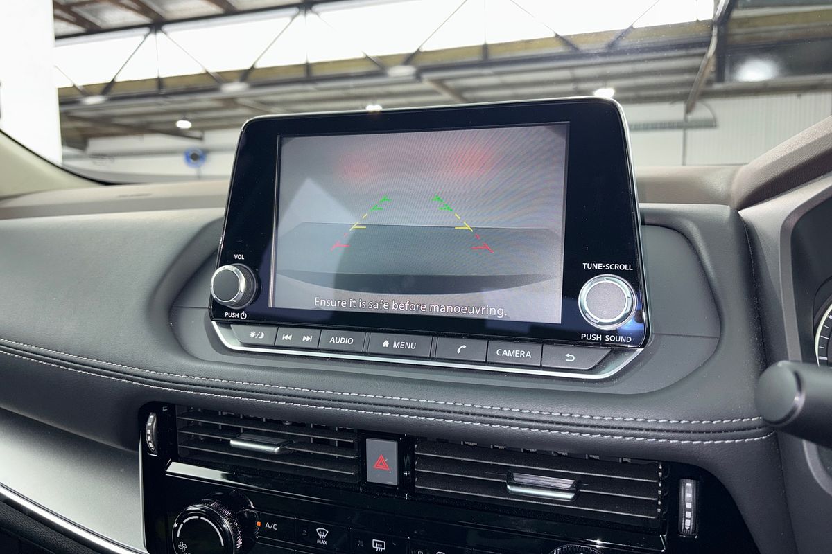 2025 Nissan X-TRAIL ST T33