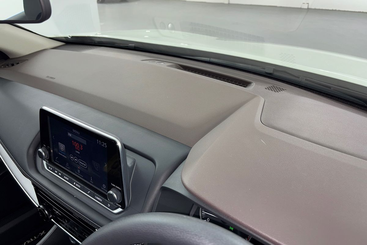 2025 Nissan X-TRAIL ST T33