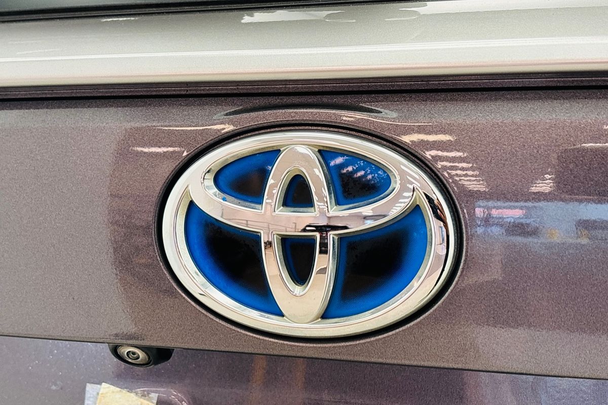 RAV4 Hybrid Cruiser-AWD 2.5L Auto CVT 5 Door Wagon