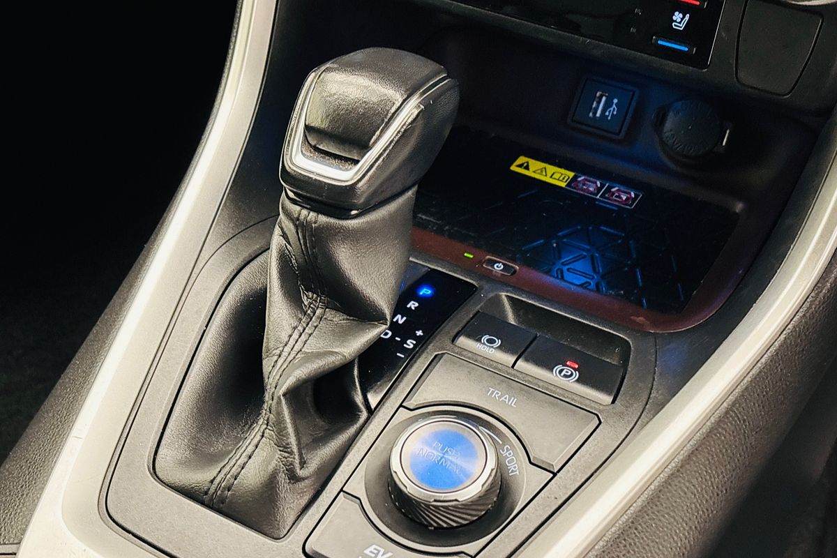 RAV4 Hybrid Cruiser-AWD 2.5L Auto CVT 5 Door Wagon