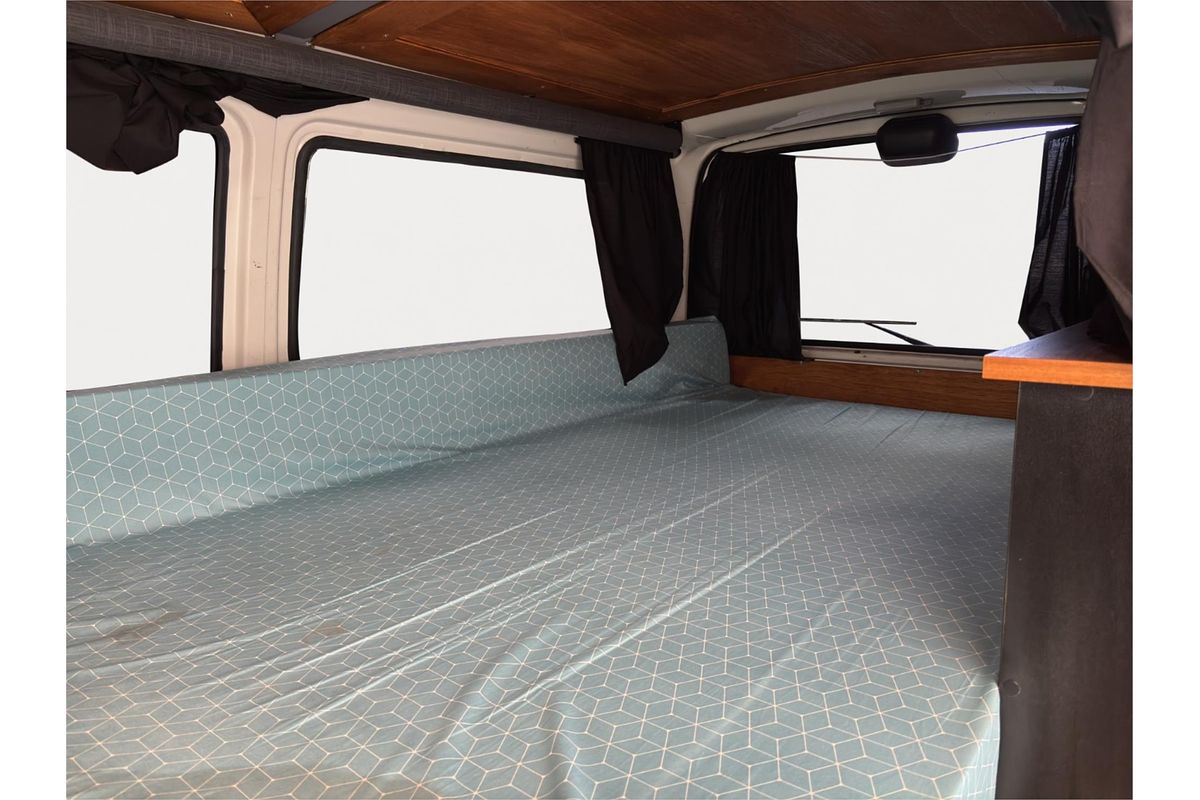 2004 Toyota Hiace RZH103R SWB