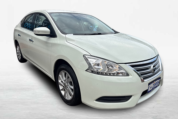2013 Nissan Pulsar ST B17