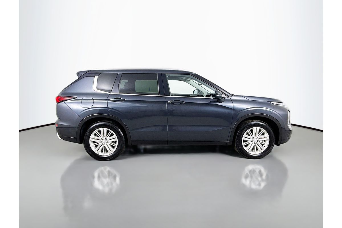 2024 Mitsubishi Outlander LS ZM