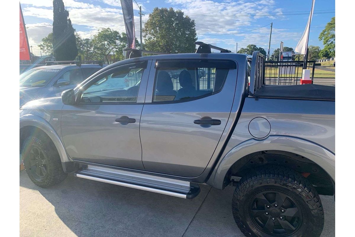 2017 MITSUBISHI TRITON GLX (4x4) MAN C/CHAS DT4 DIESEL