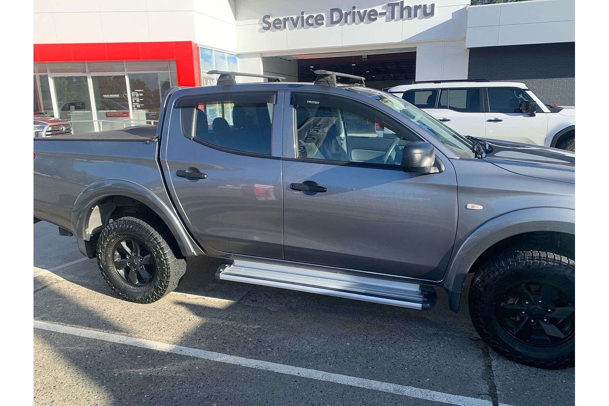 2017 MITSUBISHI TRITON GLX (4x4) MAN C/CHAS DT4 DIESEL