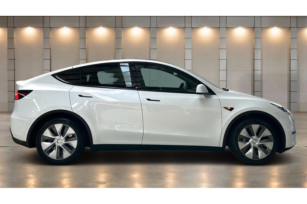 2022 Tesla Model Y Rear-Wheel Drive