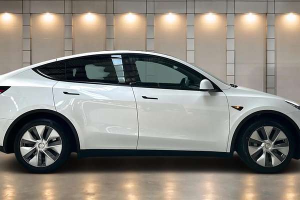 2022 Tesla Model Y Rear-Wheel Drive