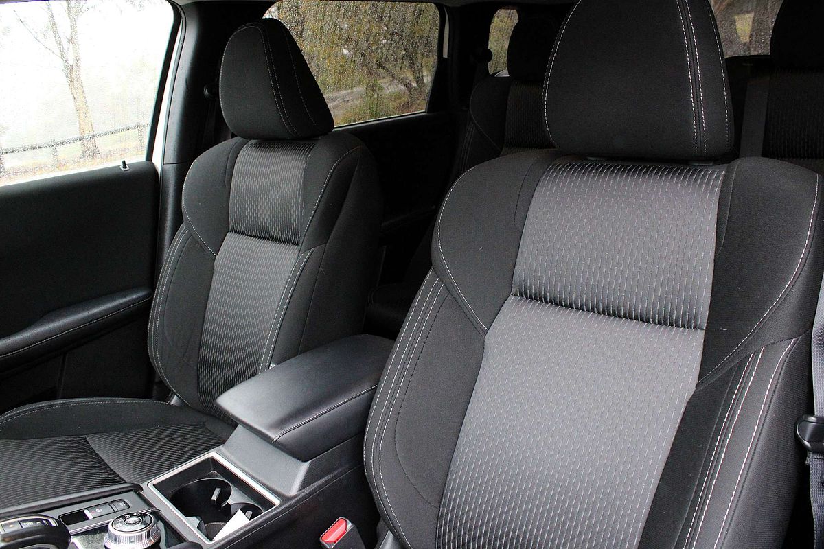 2024 Mitsubishi Outlander LS ZM