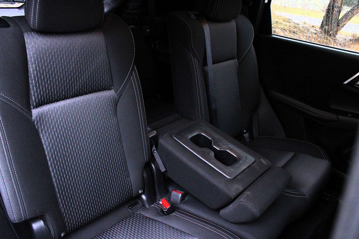 2024 Mitsubishi Outlander LS ZM
