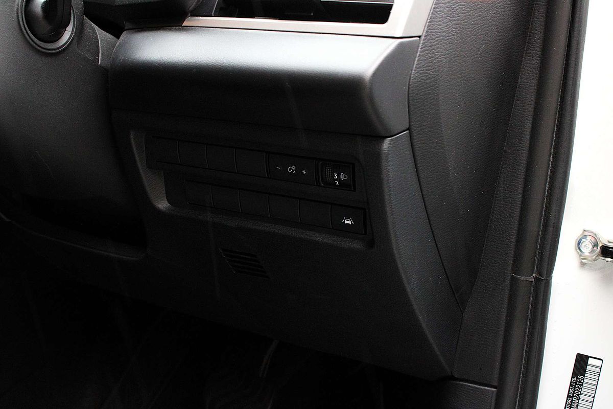 2024 Mitsubishi Outlander LS ZM