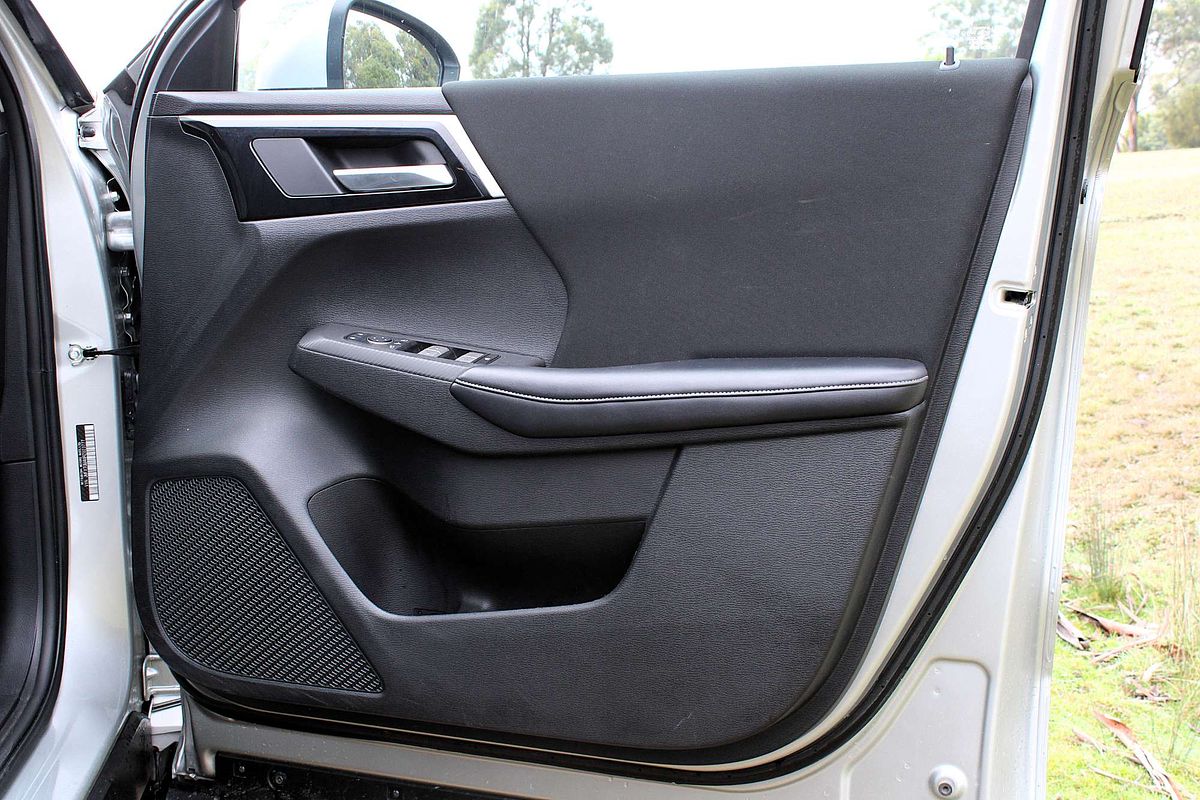 2024 Mitsubishi Outlander LS ZM