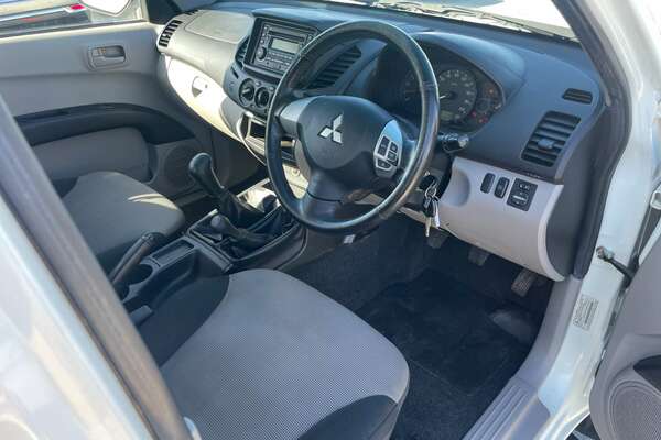 2011 Mitsubishi Triton GL-R MN
