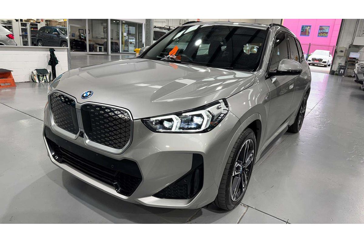 2023 BMW iX1 xDrive30 M Sport U11