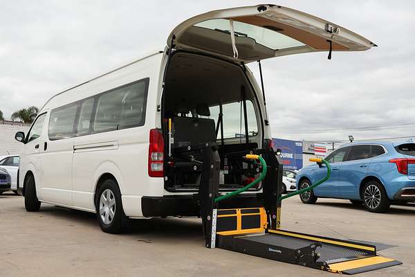 2019 Toyota Hiace Commuter TRH223R ELWB High Roof
