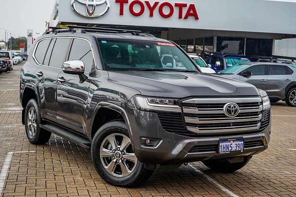 2022 Toyota Landcruiser Sahara FJA300R