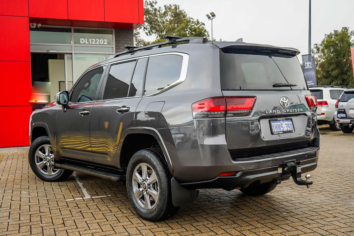 2022 Toyota Landcruiser Sahara FJA300R