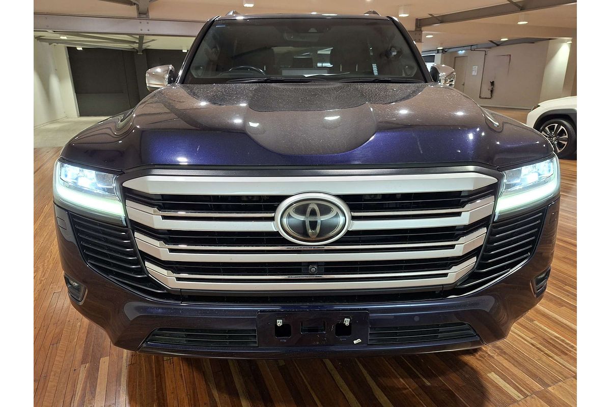 2022 Toyota Landcruiser Sahara FJA300R