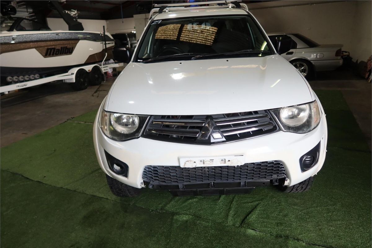2015 Mitsubishi Triton GLX MN Rear Wheel Drive
