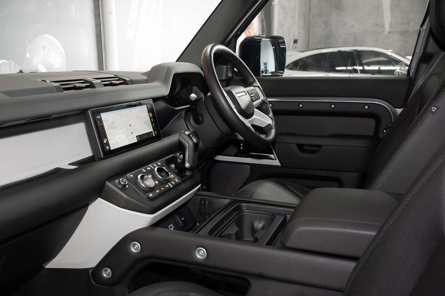2024 Land Rover Defender 110 D300 X-Dynamic SE