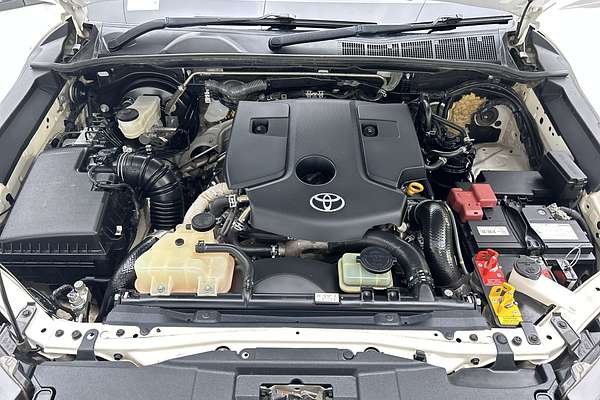 2022 Toyota Hilux SR GUN126R 4X4 thumb-9