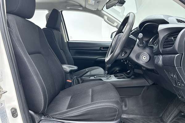 2022 Toyota Hilux SR GUN126R 4X4 thumb-11