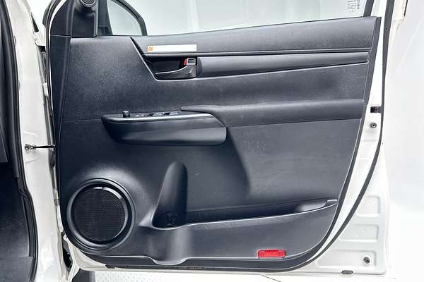 2022 Toyota Hilux SR GUN126R 4X4 thumb-17