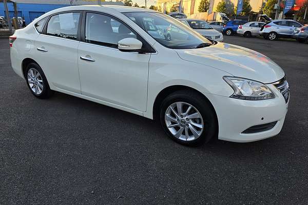 2014 Nissan Pulsar ST B17
