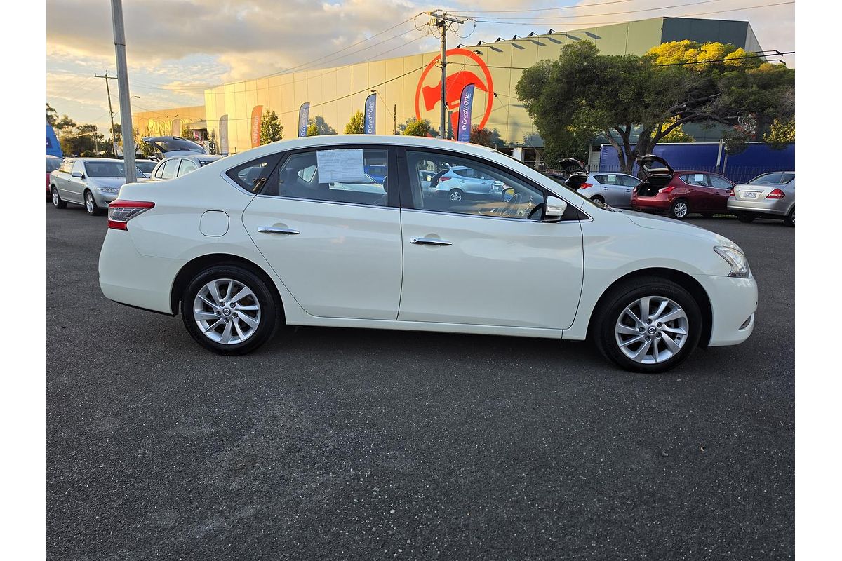 2014 Nissan Pulsar ST B17