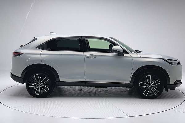 2024 Honda HR-V e:HEV L thumb-8