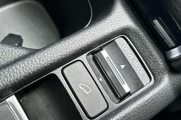 2024 Honda HR-V e:HEV L thumb-16