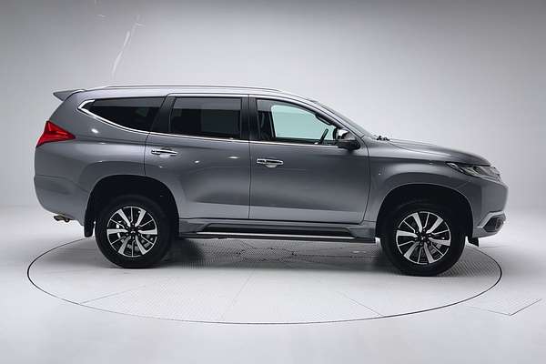 2018 Mitsubishi Pajero Sport GLS QE thumb-8