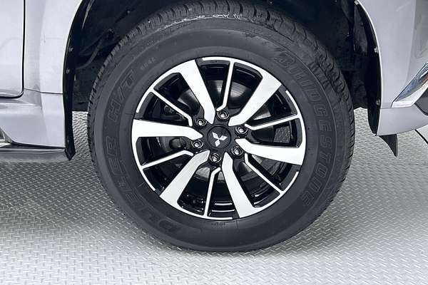 2018 Mitsubishi Pajero Sport GLS QE thumb-9