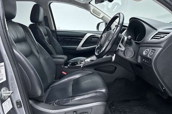 2018 Mitsubishi Pajero Sport GLS QE thumb-12