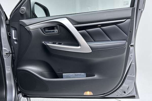 2018 Mitsubishi Pajero Sport GLS QE thumb-18