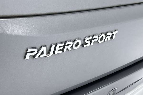 2018 Mitsubishi Pajero Sport GLS QE thumb-21