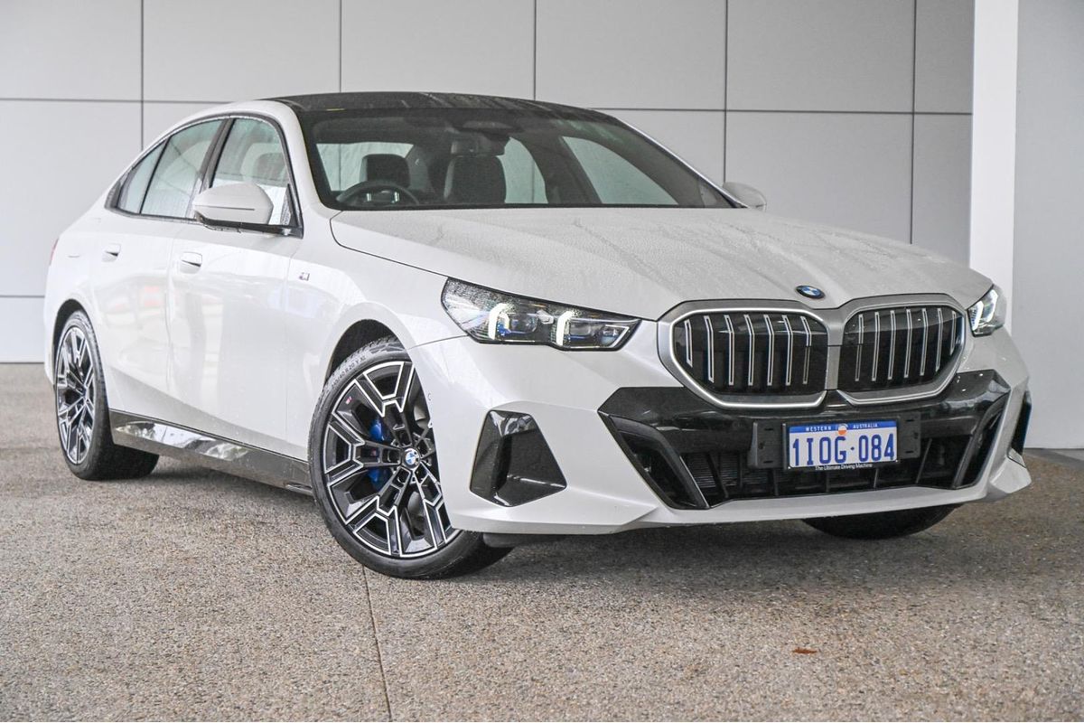2025 BMW 5 Series 520i M Sport G60
