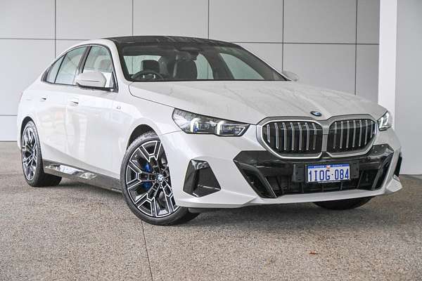 2025 BMW 5 Series 520i M Sport G60