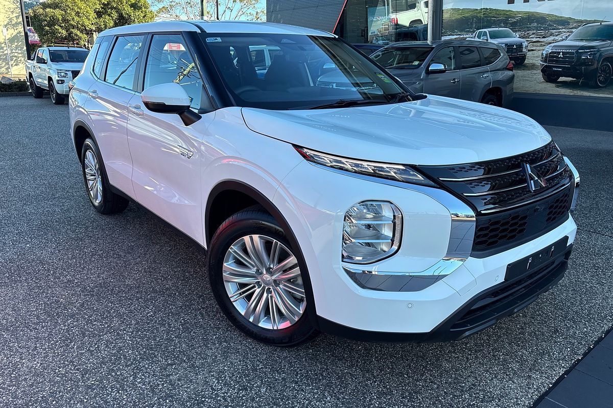 2024 Mitsubishi Outlander PHEV ES ZM