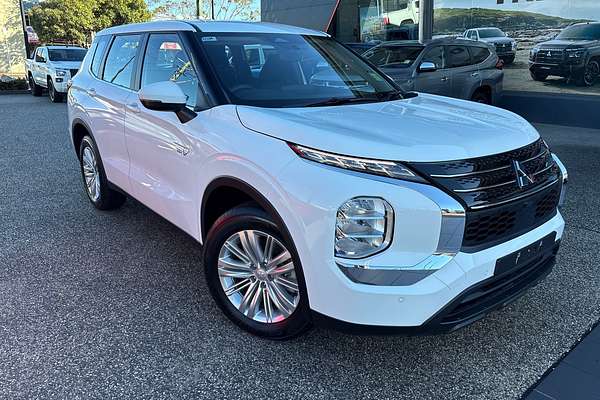 2024 Mitsubishi Outlander PHEV ES ZM