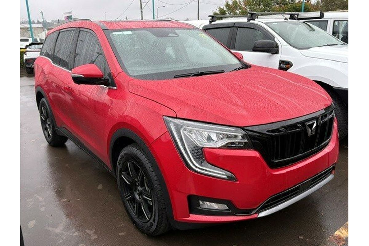 2025 Mahindra XUV700 AX7L