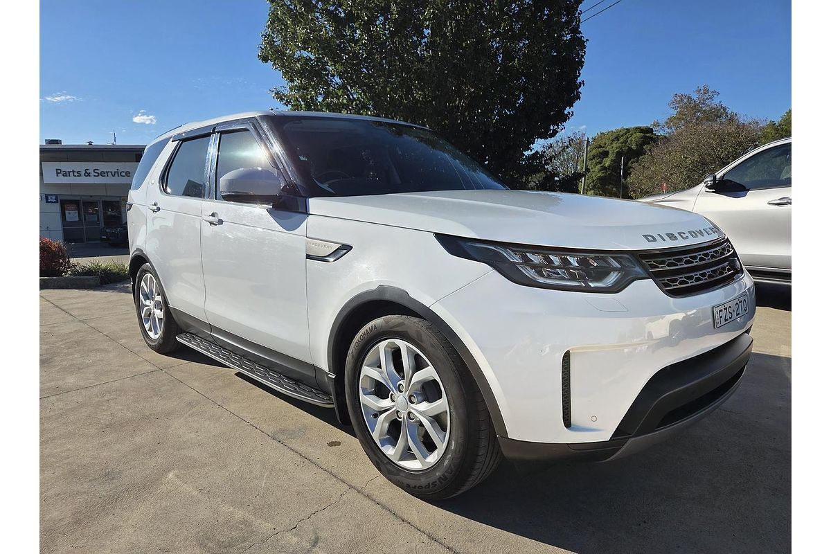 2017 Land Rover Discovery TD6 SE Series 5