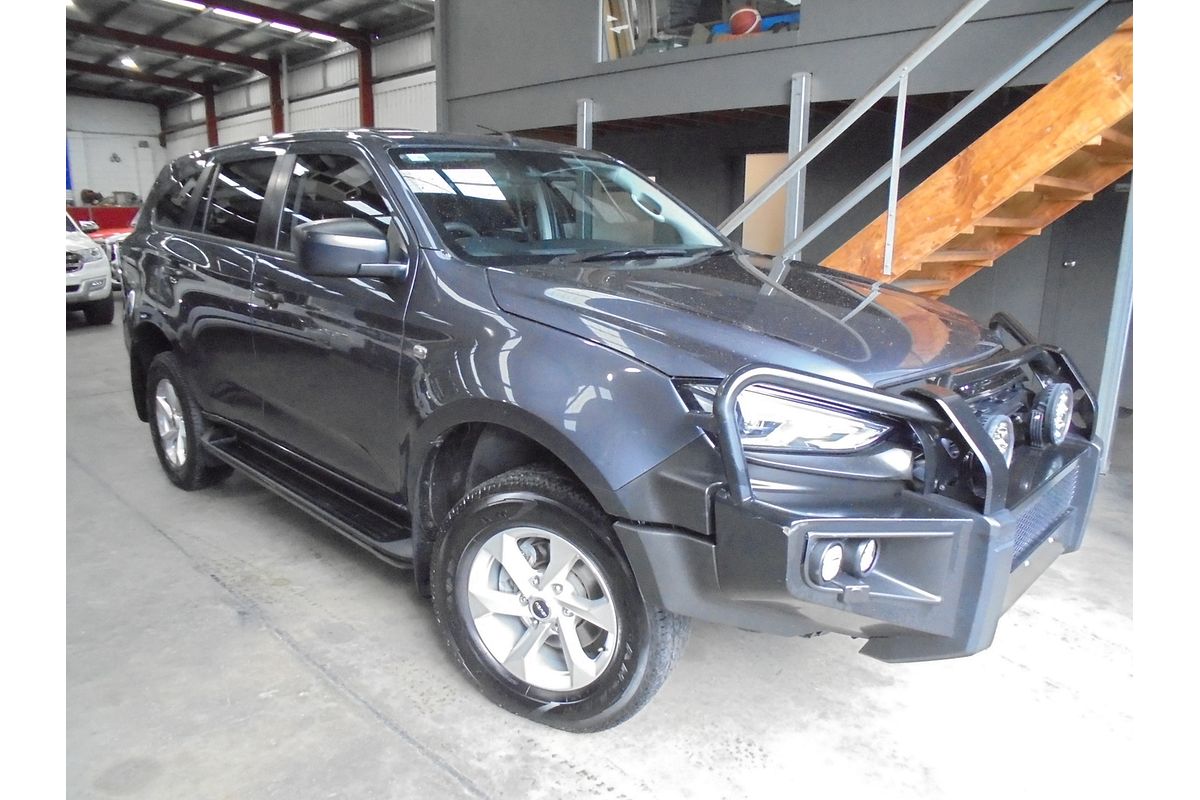 2022 Isuzu MU-X LS-M