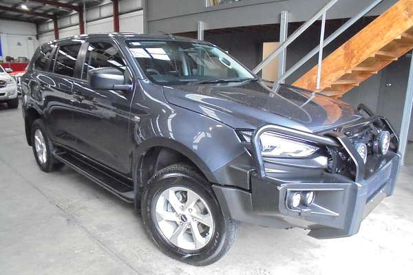 2022 Isuzu MU-X LS-M